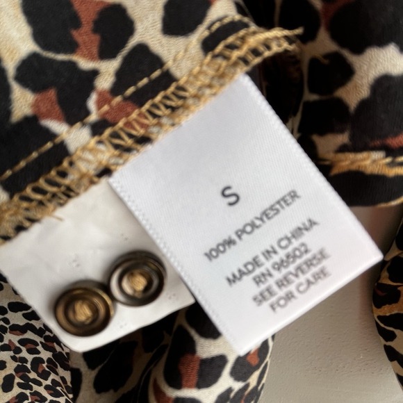 Westport Animal Print Blouse Size Small Long Sleeve Polyester Chic Classic - Picture 8 of 8
